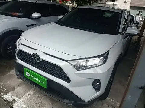 Toyota RAV4, фото 1