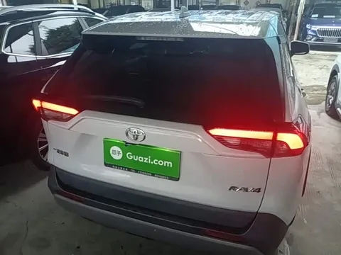 Toyota RAV4, миниатюра 3