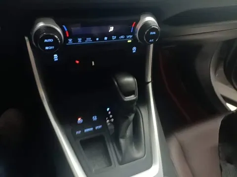 Toyota RAV4, миниатюра 9