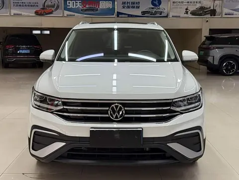 Volkswagen Tiguan, миниатюра 2