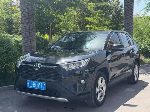 Toyota RAV4, фото 1