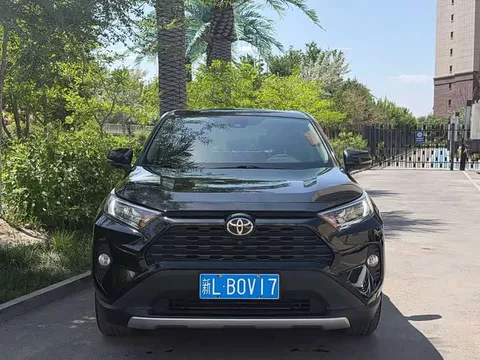 Toyota RAV4, миниатюра 2