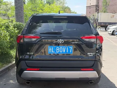 Toyota RAV4, миниатюра 8