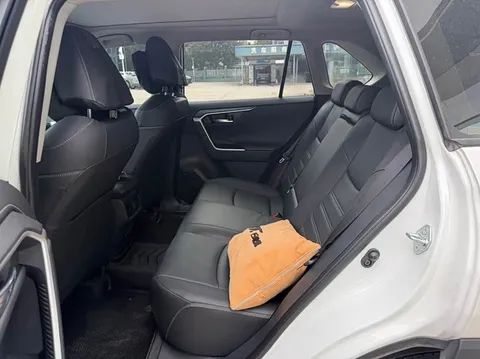 Toyota RAV4, миниатюра 6