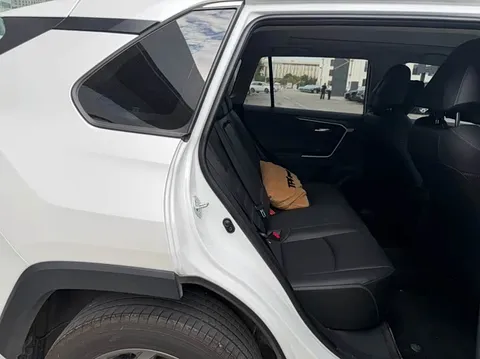 Toyota RAV4, миниатюра 12