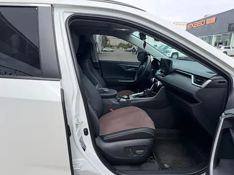 Toyota RAV4, миниатюра 13