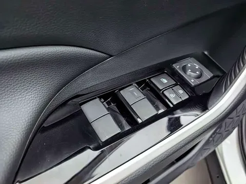Toyota RAV4, миниатюра 10