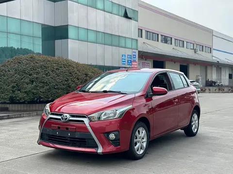 Toyota Yaris, фото 1