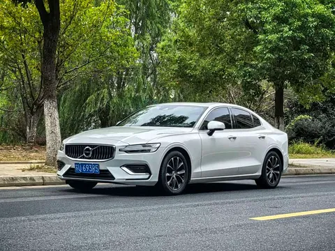 Volvo S60, фото 1