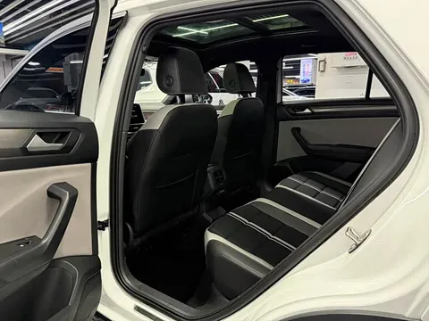 Volkswagen T-ROC, миниатюра 6