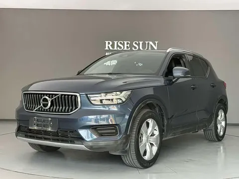 Volvo XC40, фото 1