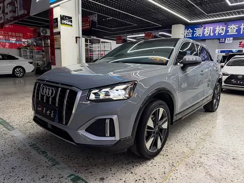 Audi Q2L, фото 1