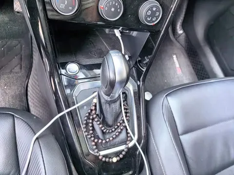 Volkswagen T-ROC, миниатюра 10