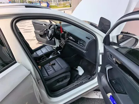 Volkswagen T-ROC, миниатюра 19