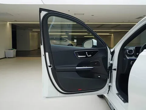 Mercedes-Benz C-Class, миниатюра 14