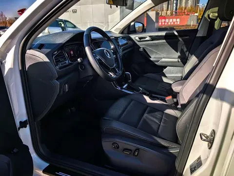Volkswagen T-ROC, миниатюра 12